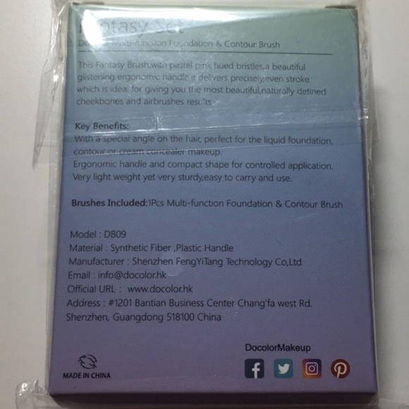 ✨3 for $15✨Rainbow Sparkle Makeup Brush - Picture 8 of 8